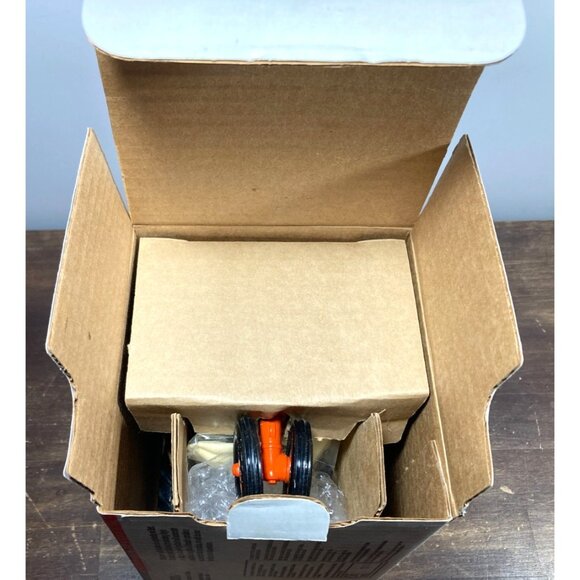 Ertl Allis-Chalmers WD-45 Tractor w/Umbrella 1995 AGCO Farm Show Edition 1202DA - Picture 11 of 15